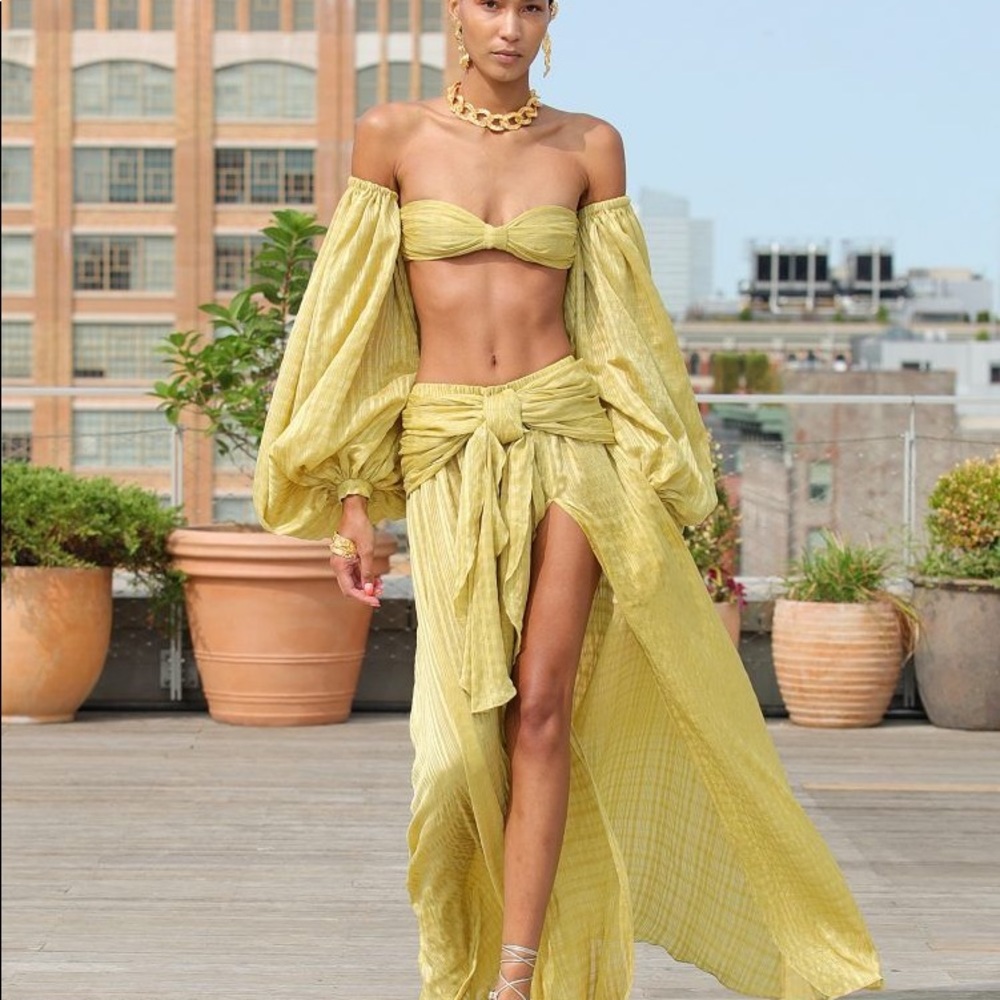 Gorgeous Bronx and Banco Sydney Skirt and Sydney crop top